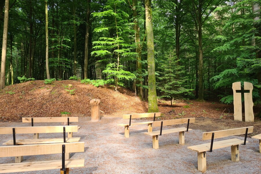 Artikel_Intext_Andachtsplatz-FriedWald_Cloppenburg_900x600 Artikel_Intext_Andachtsplatz-FriedWald_Cloppenburg_900x600