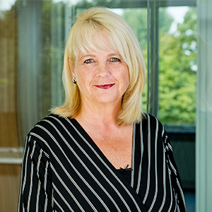 O-E-Ansprechpartner_Bestattungsfachkraft_Linder_300x300 O-E-Ansprechpartner_Bestattungsfachkraft_Linder_300x300