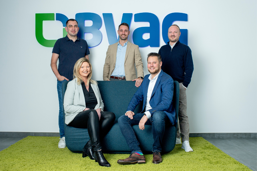 Team_900x600 Team_900x600